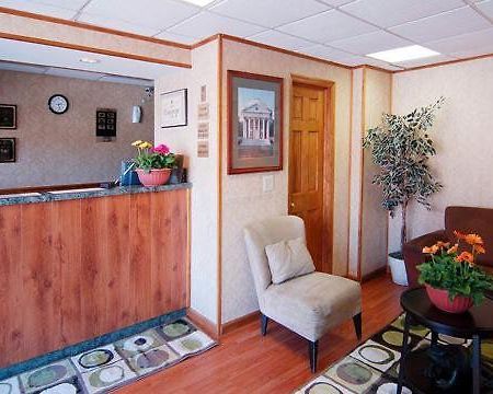 Econo Lodge University Arena シャーロッツビル インテリア 写真