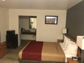 Econo Lodge University Arena シャーロッツビル エクステリア 写真